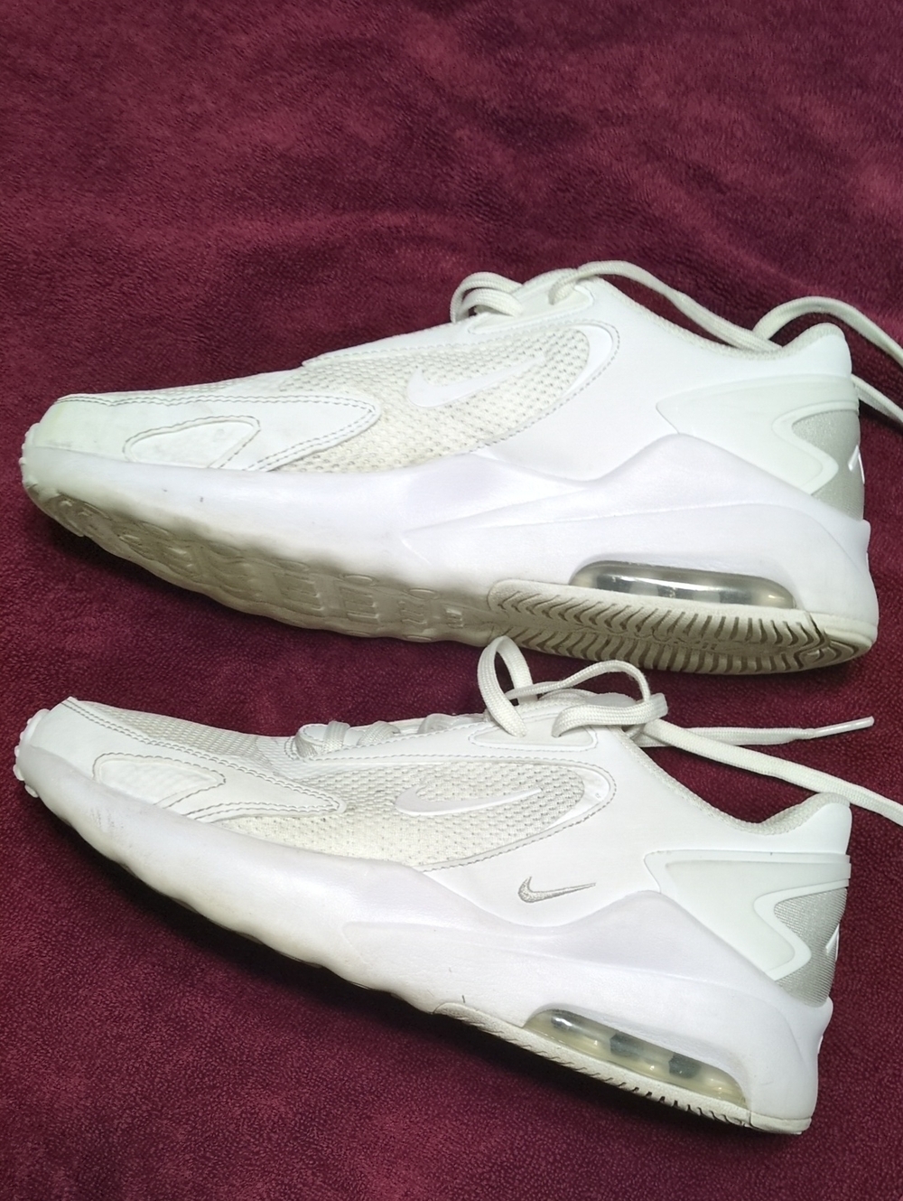 Nike Men’s White Low-Top Air Cushion Sneakers